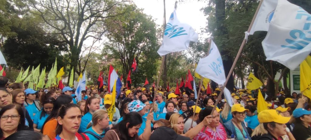 Ministro de educación califica de “extrema” la medida de paro docente y asegura que el MEC cumplió acuerdos Ministro de educación califica de “extrema” la medida de paro docente y asegura que el MEC cumplió acuerdos