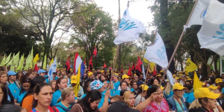 Ministro de educación califica de “extrema” la medida de paro docente y asegura que el MEC cumplió acuerdos