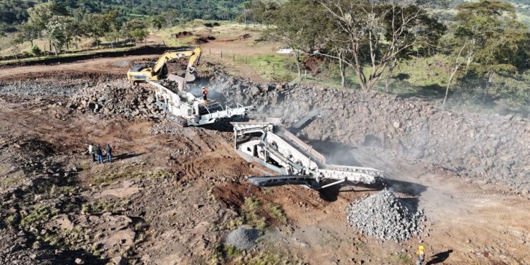 Avanzan las obras de la ruta “Niños Mártires de Acosta Ñu” Avanzan las obras de la ruta “Niños Mártires de Acosta Ñu”