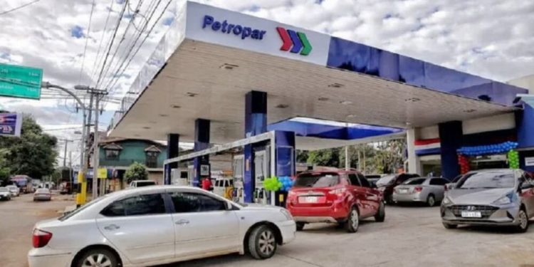 Peña anuncia nueva baja de combustibles: 250 guaraníes menos desde este 11 de agosto Peña anuncia nueva baja de combustibles: 250 guaraníes menos desde este 11 de agosto