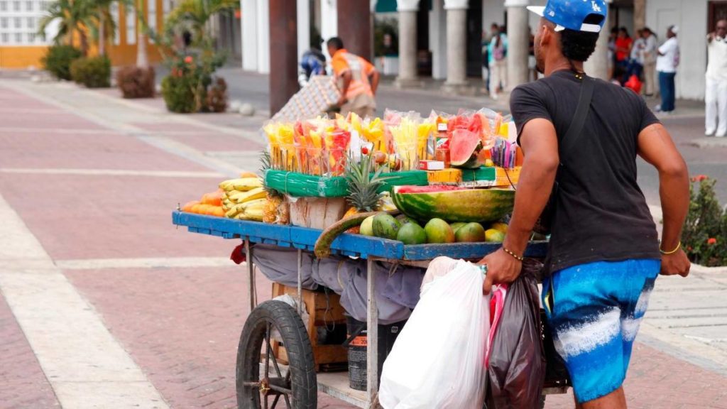Crece el empleo, pero la informalidad sigue siendo el gran desafío, advierte ministra de Trabajo