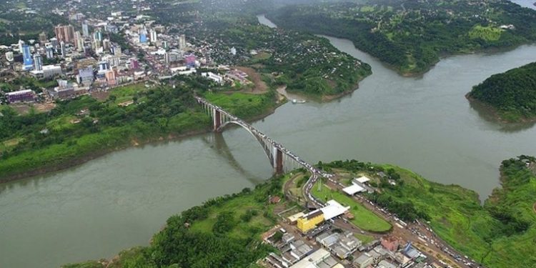 Intenso movimiento comercial en la Triple Frontera durante el invierno