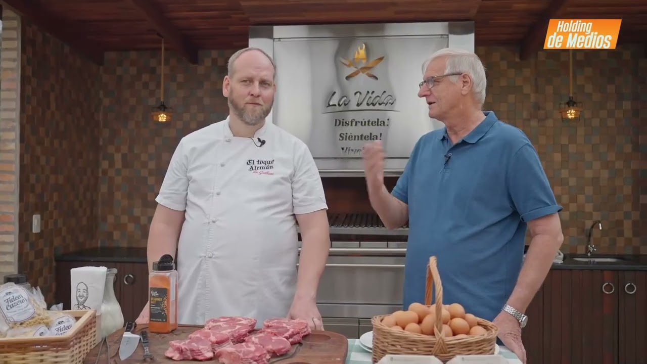 Video: Cocinamos Ojo de bife con salsa crema de pimienta y mani con Heinz Epp en Neuland | RCC
