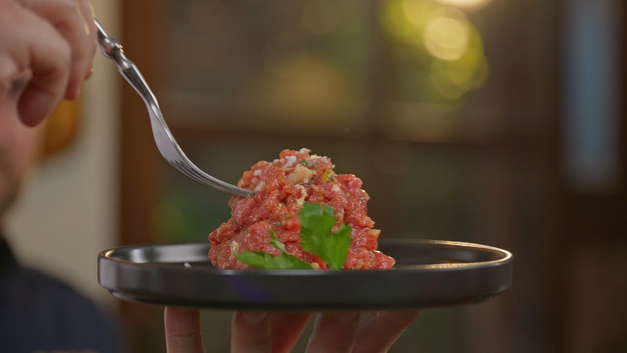 Video: Tartar de filete con papas con José Balart Sr. Parrilla – El Toque Alemán | RCC