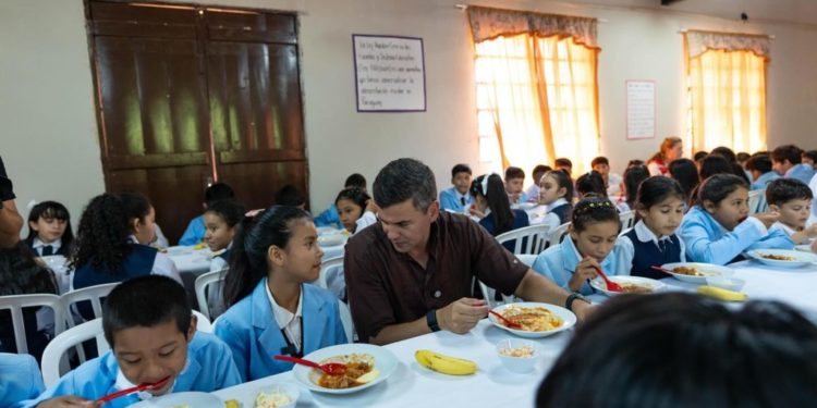 Hambre Cero amplía cobertura al 100% en educación media en Central, Capital y Presidente Hayes