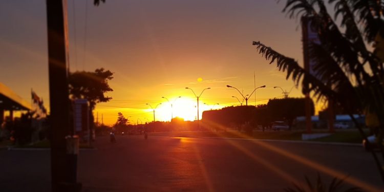 Ambiente fresco al amanecer y cálido a caluroso por la tarde