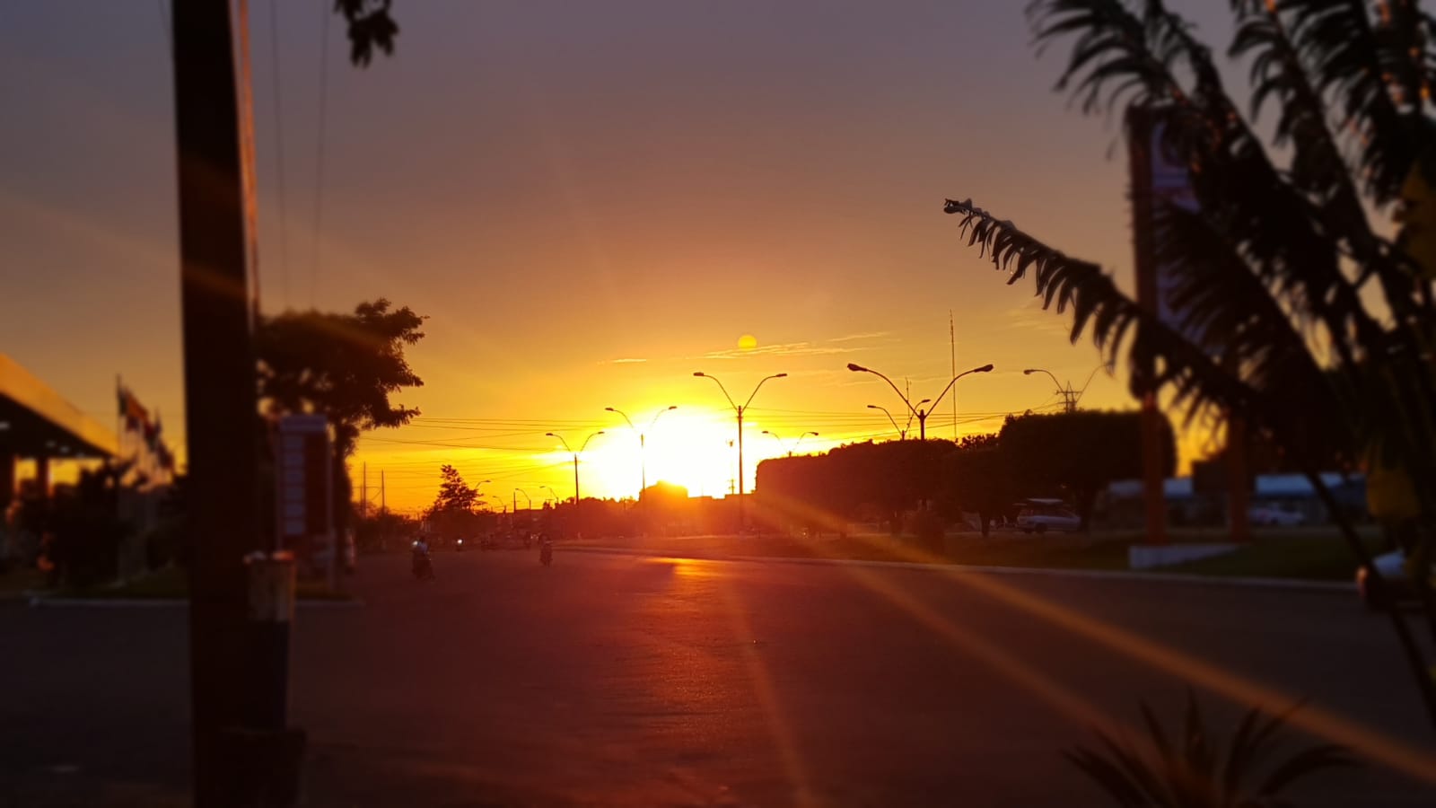 Ambiente fresco al amanecer y cálido a caluroso por la tarde