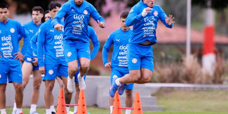 Paraguay busca romper el maleficio en Lima con tres bajas sensibles