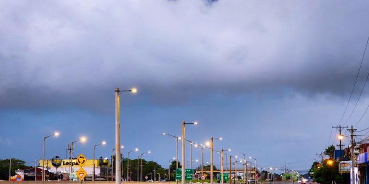 Frente frío provoca descenso de temperaturas y lluvias en gran parte del país