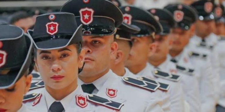 La Generación Z en la Policía Nacional: Jóvenes con la misión de renovar la institución y reconstruir la confianza