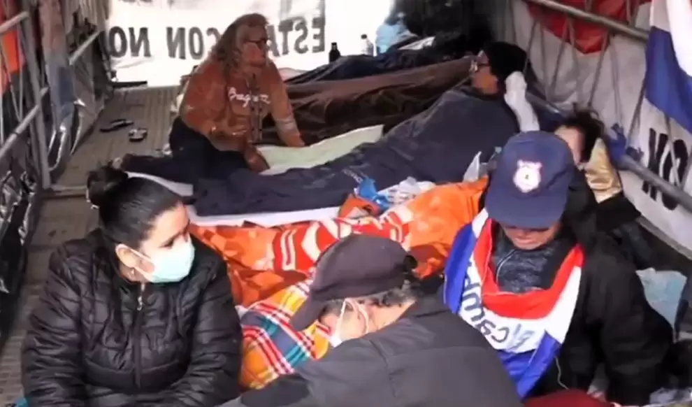 Funcionarios penitenciarios inician huelga de hambre en reclamo por salarios incumplidos