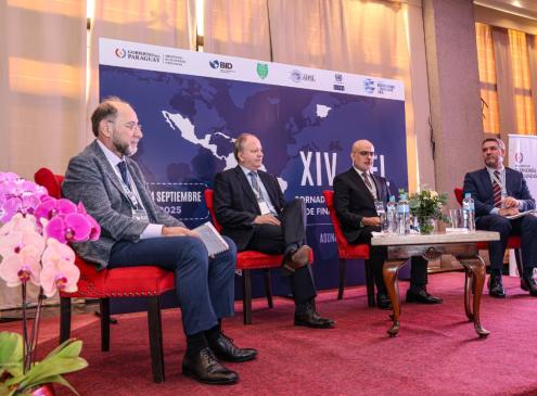 Gobernaciones y municipalidades deben modernizar y transparentar gestión de recursos públicos, insiste MEF Gobernaciones y municipalidades deben modernizar y transparentar gestión de recursos públicos, insiste MEF