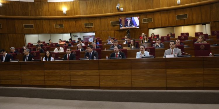 «Nuevo» MIC absorberá dos instituciones, sin alterar sus atribuciones, aseguró su titular