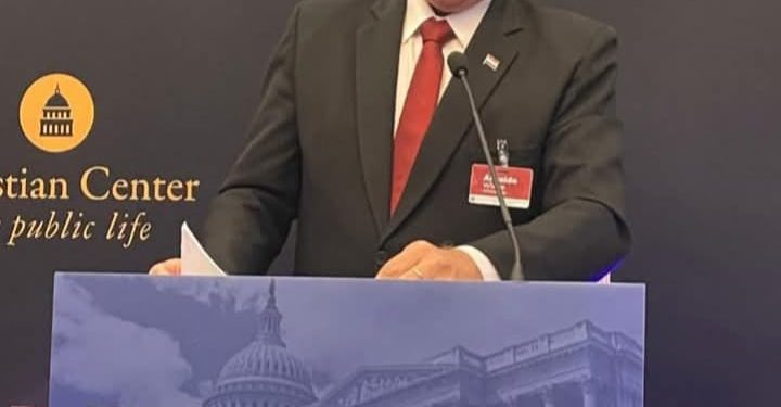 Arnoldo Wiens fue orador principal en graduación de becarios paraguayos del “Christian Center for Public Life” Arnoldo Wiens fue orador principal en graduación de becarios paraguayos del “Christian Center for Public Life”