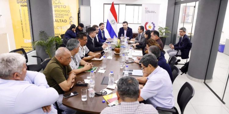 Sindicatos levantan huelga de transporte tras mesa tripartita con el Gobierno