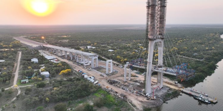 Puente de la Bioceánica alcanza 82% de avance y ya demuestra su rostro en el Chaco 