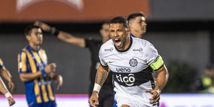 Éver Hugo Almeida explicó la ausencia del capitán Richard Ortiz en el triunfo ante Atlético Tembetary Éver Hugo Almeida explicó la ausencia del capitán Richard Ortiz en el triunfo ante Atlético Tembetary