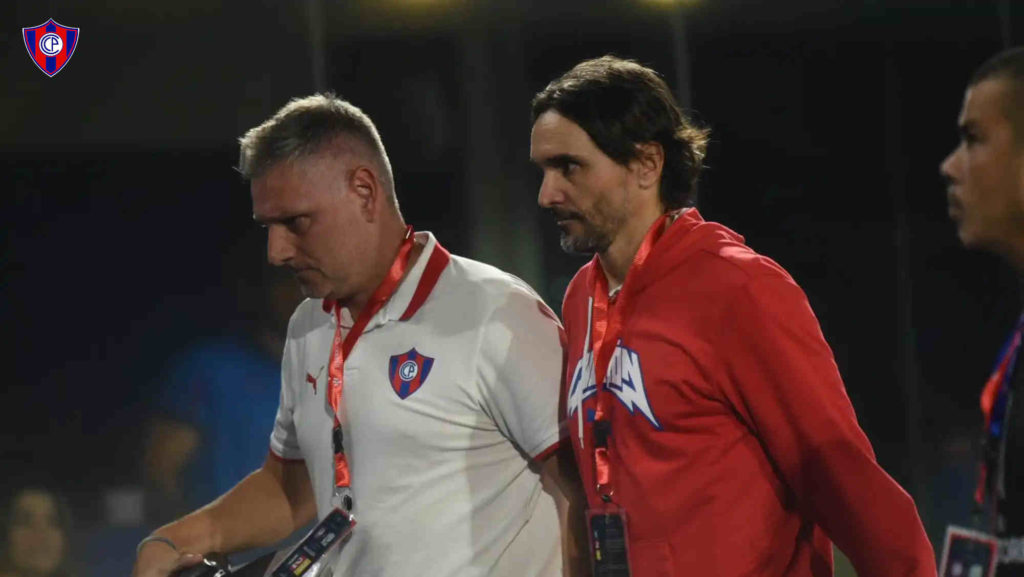 Crisis en el Ciclón: asistente de Diego Martínez dio la cara y negó que el DT piense en renunciar Crisis en el Ciclón: asistente de Diego Martínez dio la cara y negó que el DT piense en renunciar