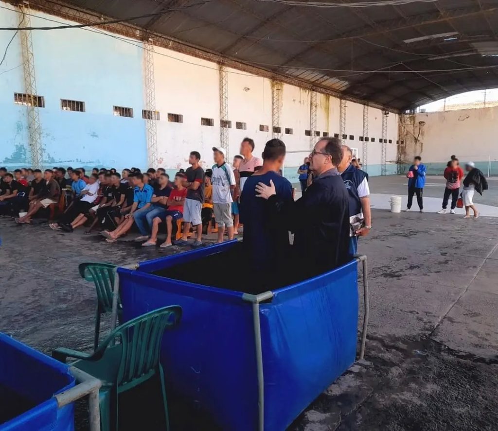 36 internos de Tacumbú recibieron el bautismo en acto de fe y esperanza