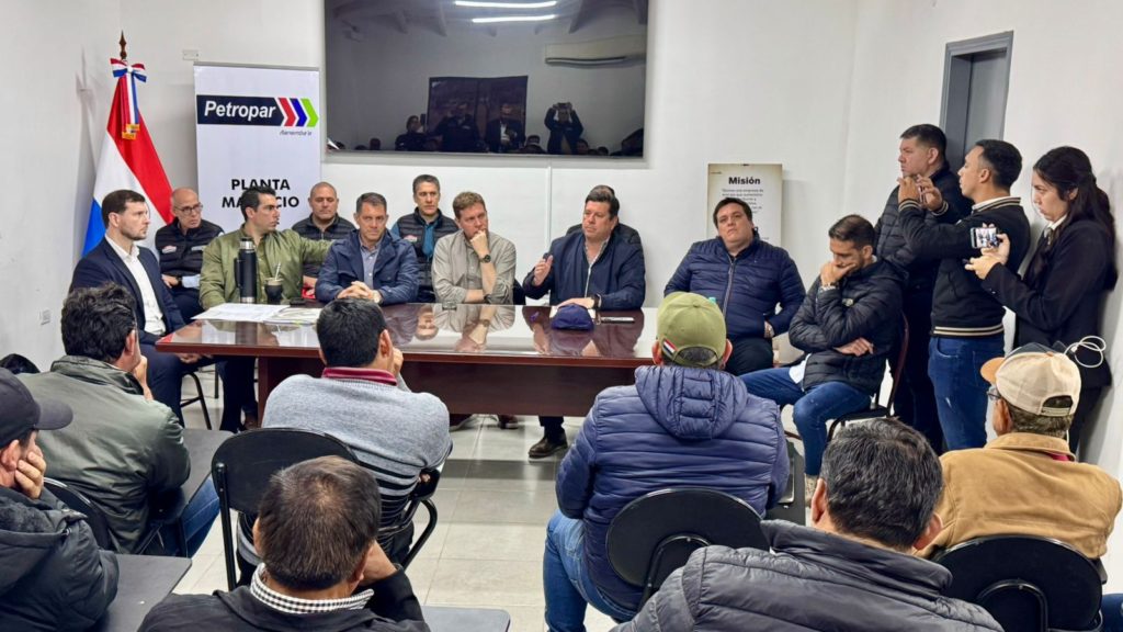 Cañicultores levantan cortes de ruta tras un nuevo acuerdo con el Gobierno Cañicultores levantan cortes de ruta tras un nuevo acuerdo con el Gobierno