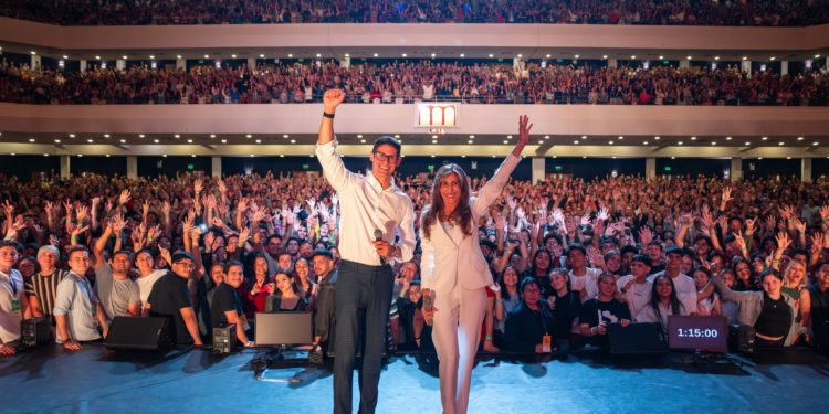 Centro Familiar de Adoración celebra este domingo «40 años de fidelidad, visión y legado espiritual» Centro Familiar de Adoración celebra este domingo «40 años de fidelidad, visión y legado espiritual»