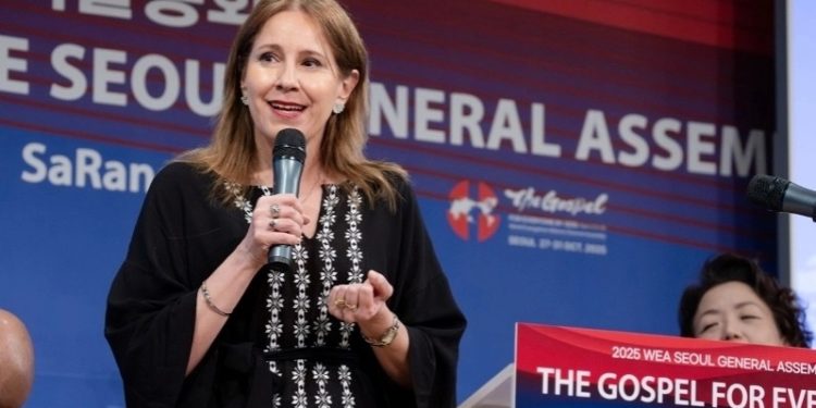 “Visibilidad intencional”: el llamado de Cinthia Hieber a una iglesia que abrace la diferencia