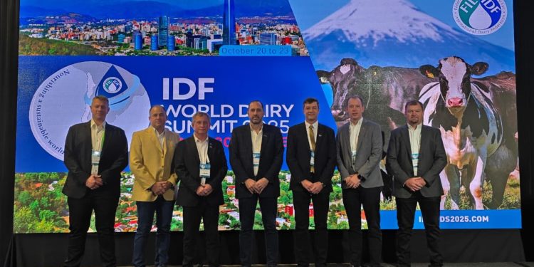 Paraguay presente en la Primera Cumbre Mundial Láctea en Chile, junto con 44 países participantes Paraguay presente en la Primera Cumbre Mundial Láctea en Chile, junto con 44 países participantes