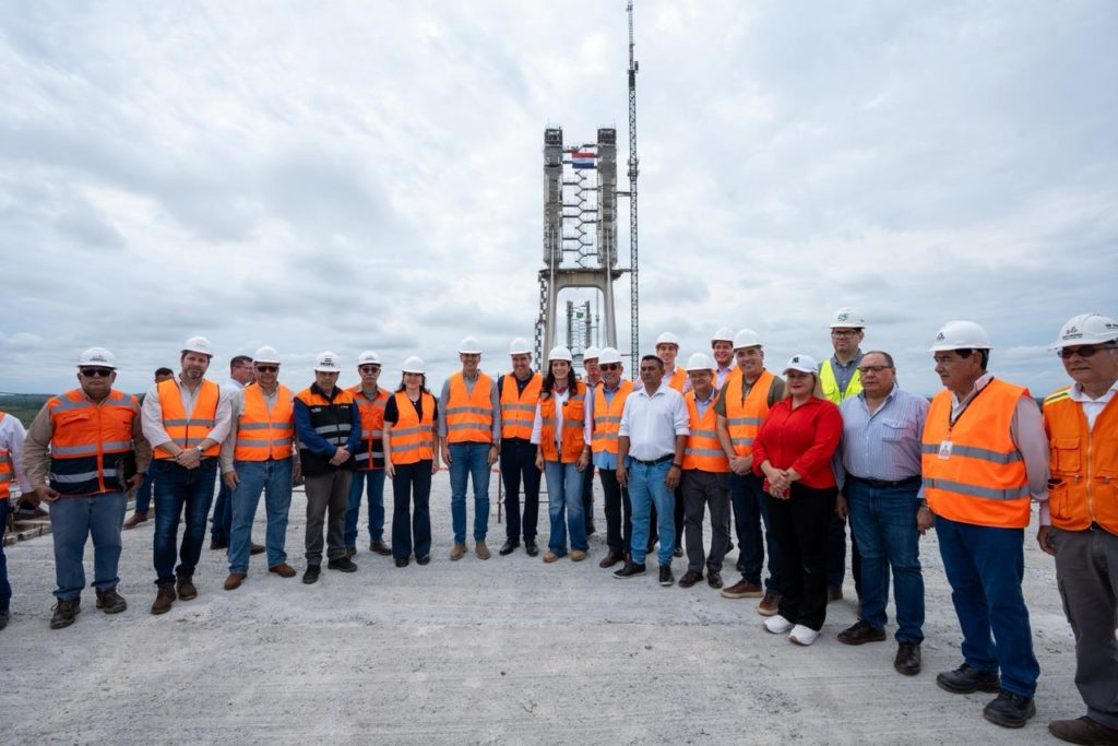 Aseguran que ejecución del puente Bioceánico tiene un avance del 82%, durante visita del presidente Peña