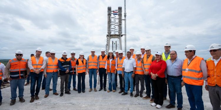 Aseguran que ejecución del puente Bioceánico tiene un avance del 82%, durante visita del presidente Peña