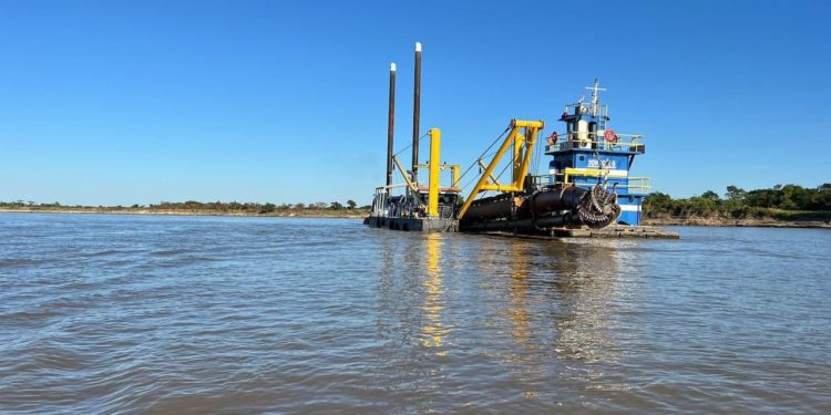 Obras Públicas invertirá G. 475.000 millones en el dragado y mantenimiento del río Paraguay Obras Públicas invertirá G. 475.000 millones en el dragado y mantenimiento del río Paraguay