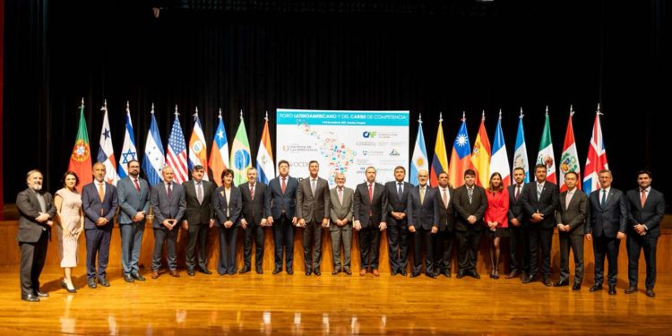 La falta de competencia en el mercado daña a los consumidores, sostuvo Peña en foro internacional