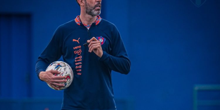 Jorge Bava ajusta piezas para recibir a Olimpia el domingo en La Nueva Olla