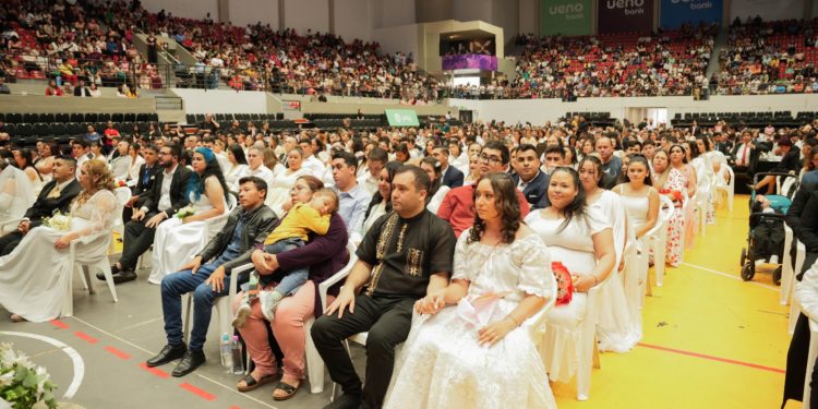 Más de 4 mil almas celebraron la unión y la familia en la boda comunitaria más grande del país