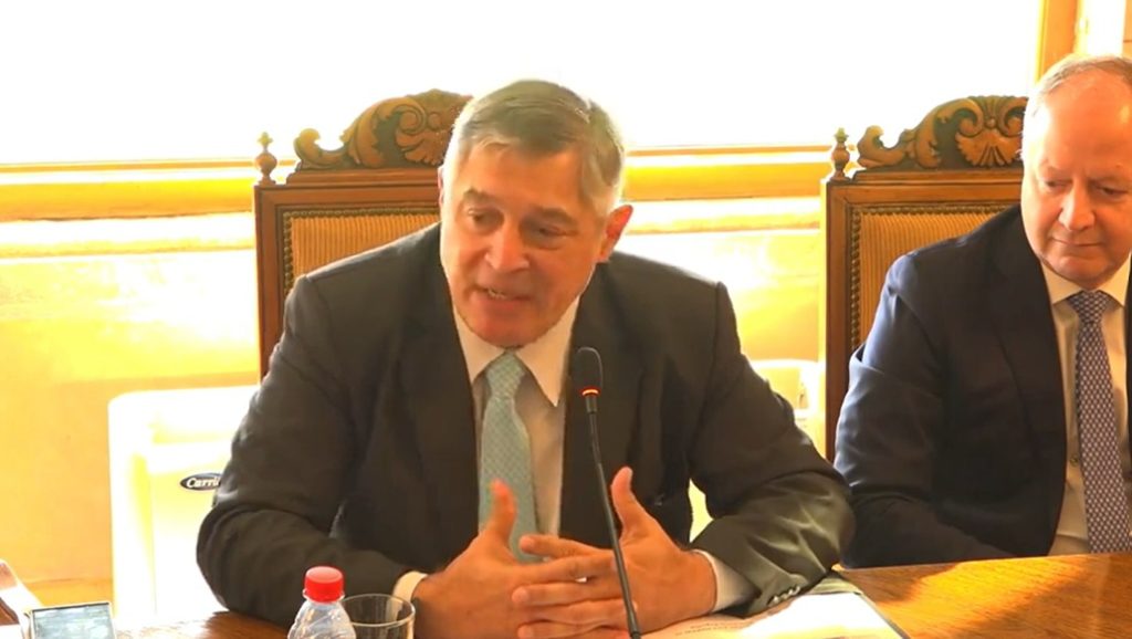 Ministro de Educación y Ciencias avisa que hará cumplir la ley de acreditación universitaria desde el 2026