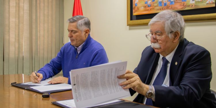 MEC y FFUNA firman convenio para formación y capacitación de docentes y funcionarios