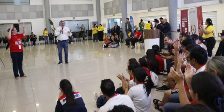 Unos 150 jóvenes aprendieron sobre valores como la empatía, honestidad, respeto y tolerancia Unos 150 jóvenes aprendieron sobre valores como la empatía, honestidad, respeto y tolerancia