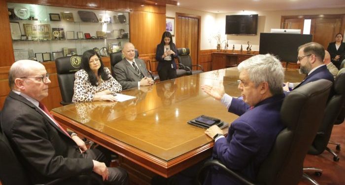 Coordinan la implementación de 1.000 nuevas tobilleras electrónicas para bajar el hacinamiento penitenciario Coordinan la implementación de 1.000 nuevas tobilleras electrónicas para bajar el hacinamiento penitenciario