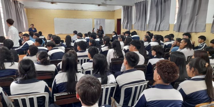 Campaña “Noviazgo sin Violencia” llega a más de 800 estudiantes en varias partes del país
