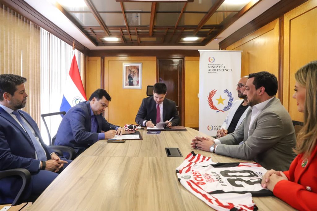 El fútbol como refugio y oportunidad: el MINNA y el Sportivo San Lorenzo renuevan su compromiso El fútbol como refugio y oportunidad: el MINNA y el Sportivo San Lorenzo renuevan su compromiso