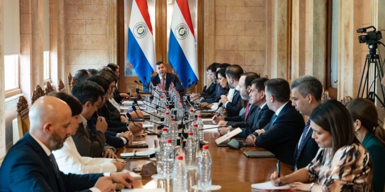 Paraguay proyecta el mayor crecimiento económico de la región este año, según ministro de Economía