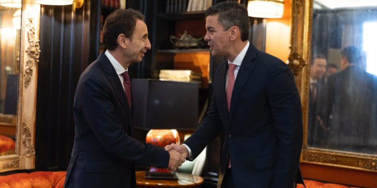 El presidente Peña busca atraer inversión italiana para proyectos ferroviarios para el Paraguay