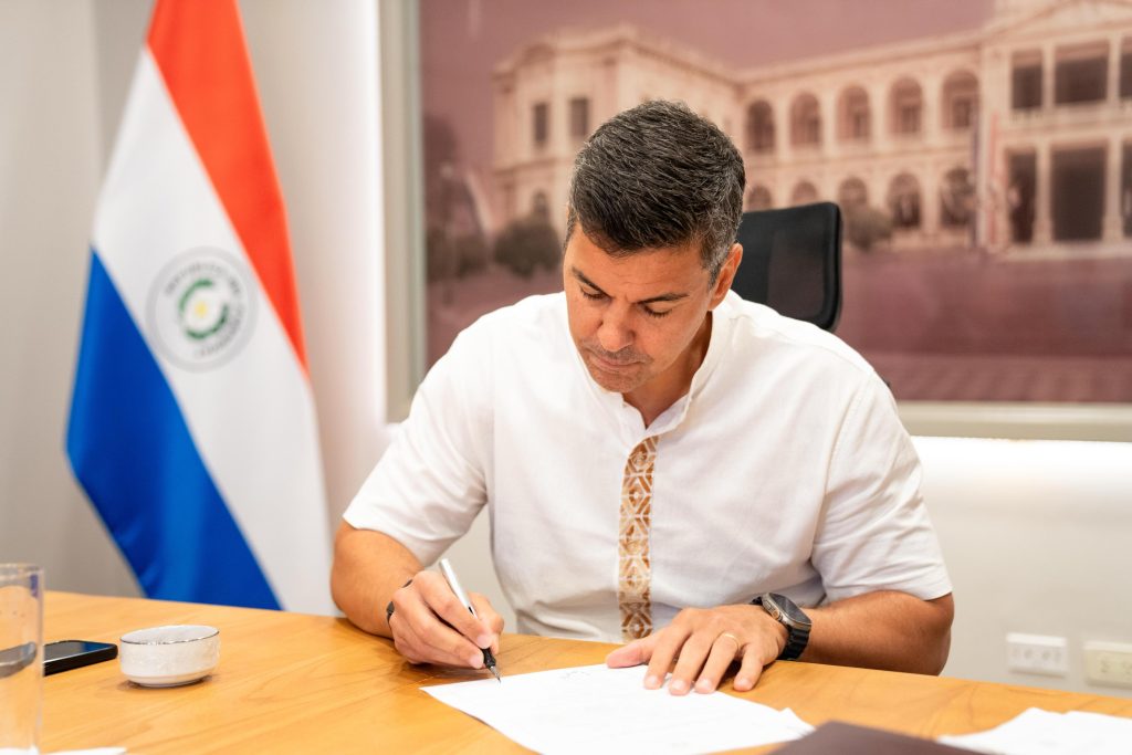 El Poder Ejecutivo reglamenta ley que regula control de las ONGs, casi un año después de su sanción