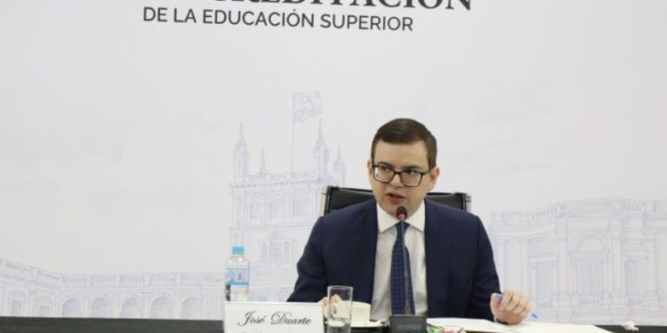 La ANEAES acompaña y brinda facilidades para una acreditación masiva de universidades