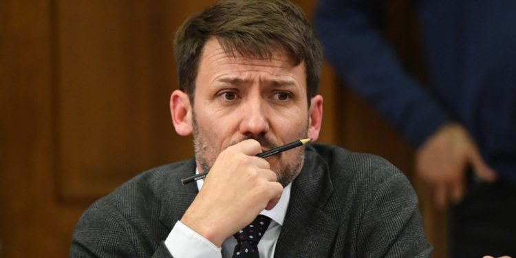 Insólito: un ministro renunció porque se equivocó en las cuentas