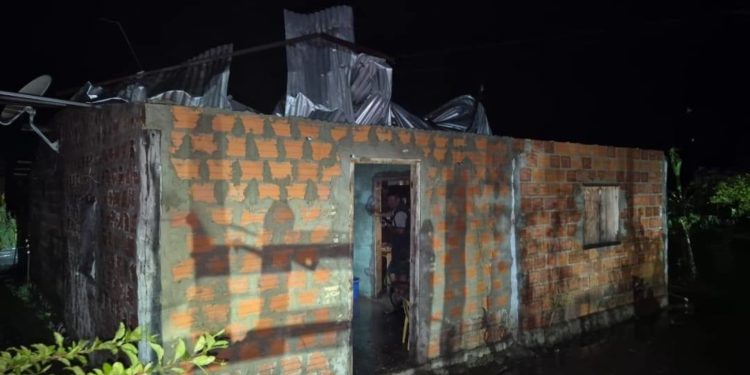 Temporal arrasa Puerto Casado y deja a familias con hogares destrozados y huertas dañadas