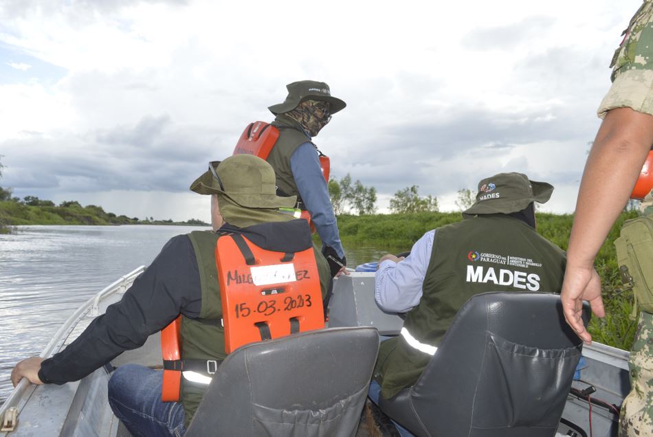Veda pesquera: incautaron embarcaciones y motores