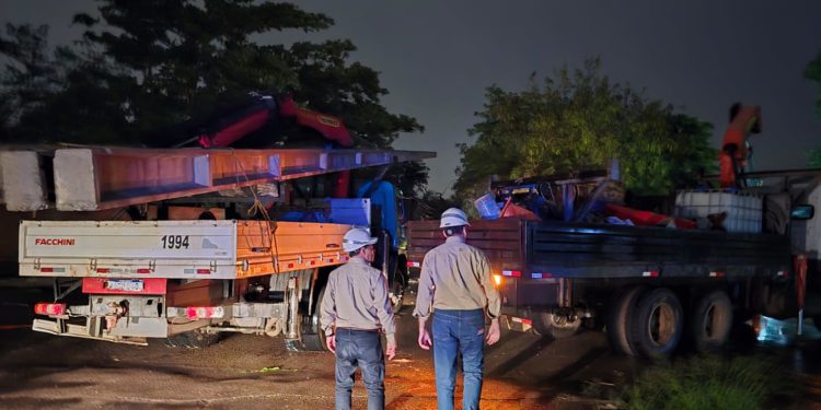 Servicio de la ANDE se va regularizando, tras fuerte temporal que dejó a su paso severos daños en el sistema eléctrico nacional Servicio de la ANDE se va regularizando, tras fuerte temporal que dejó a su paso severos daños en el sistema eléctrico nacional