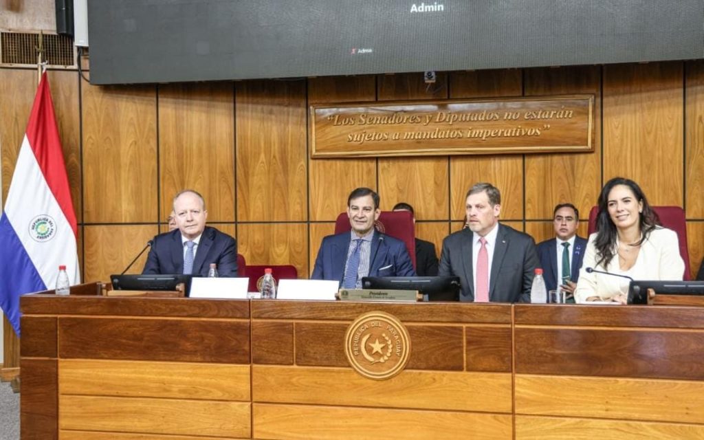 Constructores esperan cumplimiento de pagos, tras reunión con el Gobierno y el Senado