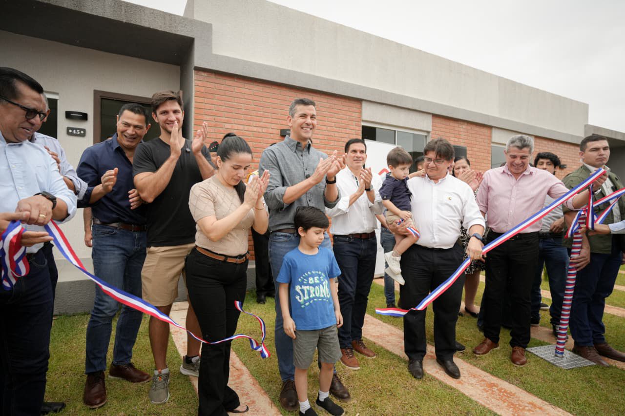 Gobierno amplía el alcance de «Che Róga Porã 2.0» para incluir a la clase media y a paraguayos en el exterior Gobierno amplía el alcance de «Che Róga Porã 2.0» para incluir a la clase media y a paraguayos en el exterior