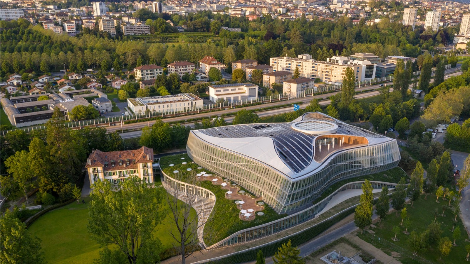 COI prepara prohibición de deportistas transgénero en categorías femeninas a partir de 2026